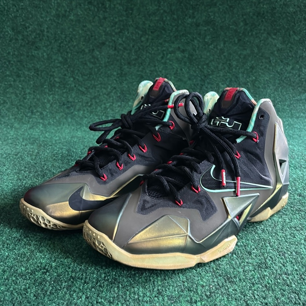 Nike LeBron XI